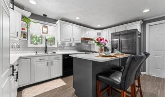 17 Boyle Ave, Cumberland, RI 02864