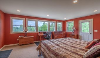 241 S Albany Rd, Albany, VT 05820