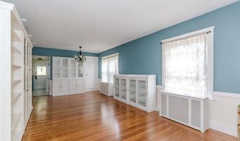71 Clarence St, Cranston, RI 02910
