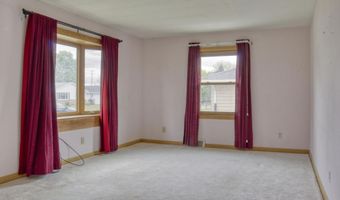 921 W WEILAND Ave, Appleton, WI 54914