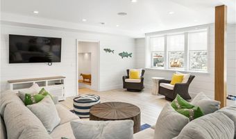 15 High St, Newport, RI 02840
