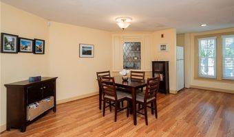 8 Cottage St 1, Newport, RI 02840