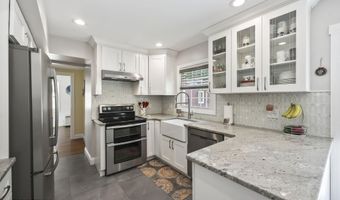 47 Overlea Ln, Aberdeen, NJ 07747