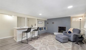 103 BIRCHWOOD Dr, North Kingstown, RI 02852