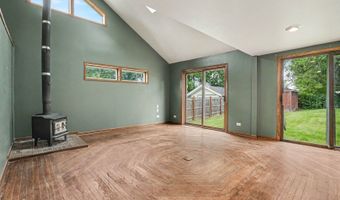 26330 W Grapevine Ave, Antioch, IL 60002