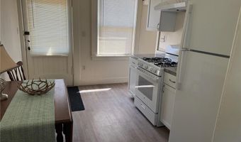 44 Crest St, Middletown, RI 02842