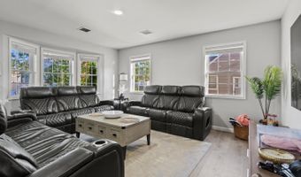 25 Livingston Ave, Avenel, NJ 07001