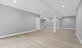 7119 BARRY Rd, Alexandria, VA 22315