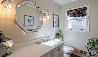 105 Moss Side Dr, Athens, GA 30607