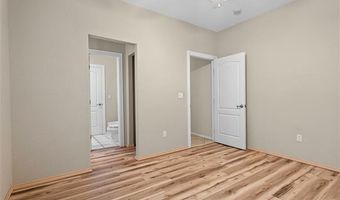 1717 Red Oak St, Ardmore, OK 73401