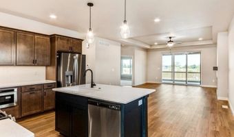 789 Clover Hill Dr, North Liberty, IA 52317