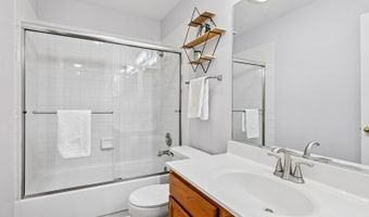 1801 Arbordale Ln, Algonquin, IL 60102