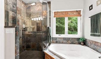 3235 Lakeview Dr, Allegan, MI 49010