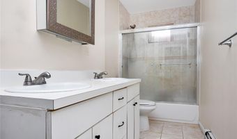 59 Oak St, Amityville, NY 11701