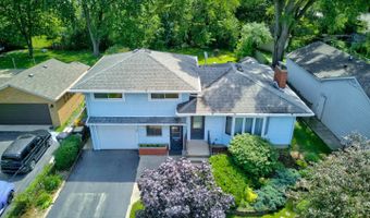 911 David St, Antioch, IL 60002