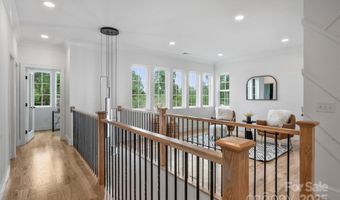 910 Everett Pl, Charlotte, NC 28205