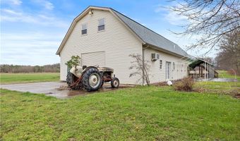 12488 Baumhart Rd, Amherst, OH 44001