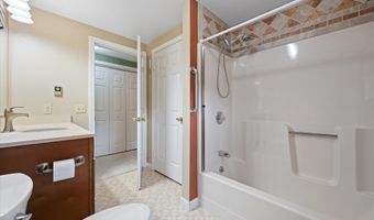 22 Cortland Cir, Bangor, ME 04401