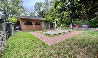 8904 BRIDGEHAVEN Ct, Alexandria, VA 22308