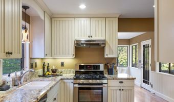 525 Keyes Ave, Angwin, CA 94508
