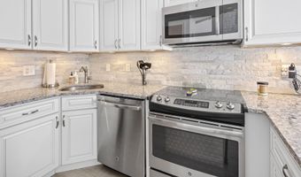 9 Pearl St 1G, Beach Haven, NJ 08008