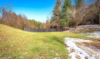 15 Eaglebear Dr, Asheville, NC 28806