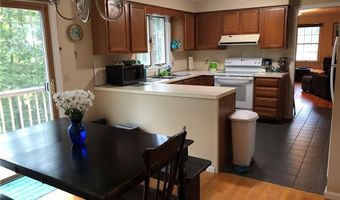 2 Marywood Ln, Cumberland, RI 02864