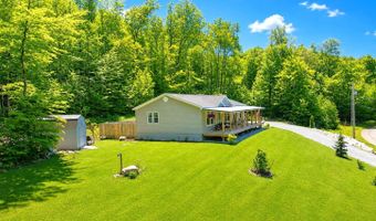 38 Oak Ridge Ln, Bennington, VT 05201