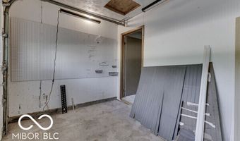 18 Maple Dr, Bargersville, IN 46106