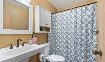 98-943 Moanalua Rd 1103, Aiea, HI 96701