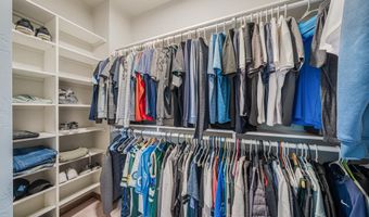 2005 E RIDGE HAVEN Ln, Appleton, WI 54913