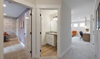 6167 N Trailwoods Dr, Ann Arbor, MI 48103