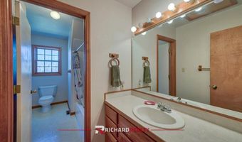 27 Longhorn Dr, Cody, WY 82414