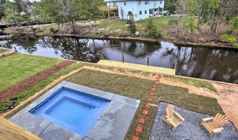 4082 Cardinal St, Bay St. Louis, MS 39520