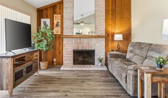 2092 Golden Circle Dr, Escondido, CA 92026