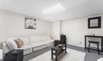 60 Hawthorne Pl 3, North Providence, RI 02904
