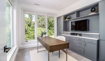 13 Kellogg St, Brookfield, CT 06804