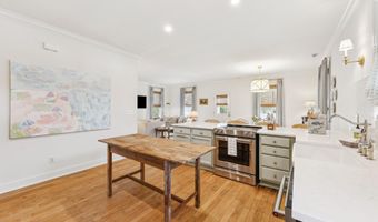 1711 Duke St, Beaufort, SC 29902