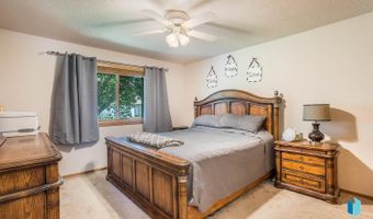 116 W Chicory Dr, Brandon, SD 57005