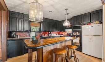 839 14th St, Barling, AR 72923