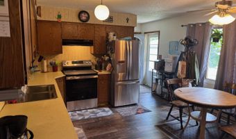 415 10th St W, Bottineau, ND 58318