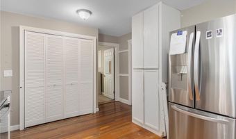 1315 New London Ave, Cranston, RI 02920