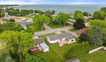 55 Villa Hgts Ct, Algoma, WI 54201