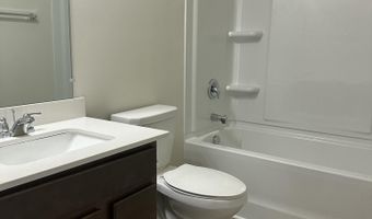 719 W Spaniel Dr, Ann Arbor, MI 48108