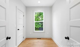 31 Lilac St, Asheville, NC 28806