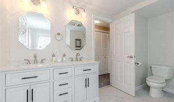 25 Venturi Grn A, North Providence, RI 02904