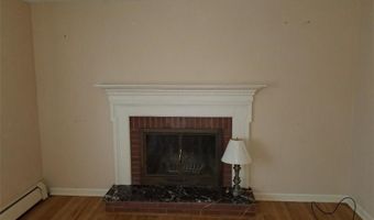36 Woodcrest Dr, Bristol, CT 06010