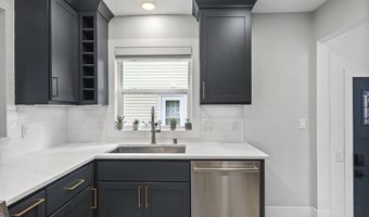 1858 Rutledge St, Madison, WI 53704
