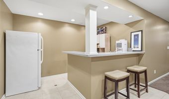 4212 Devonshire Ct, Akron, OH 44321