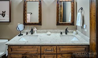 534 Farm Loop Rd, Banner Elk, NC 28604